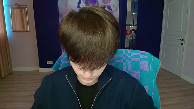 EmiliaYours online show from 4, 2, 2025