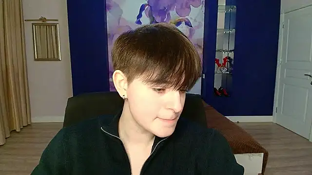 EmiliaYours online show from 2, 3, 2025