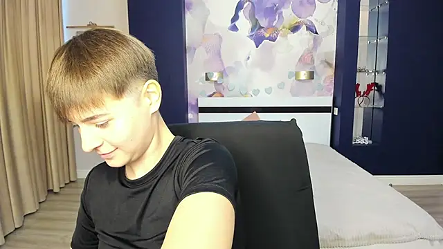 EmiliaYours online show from 30, 9, 2025