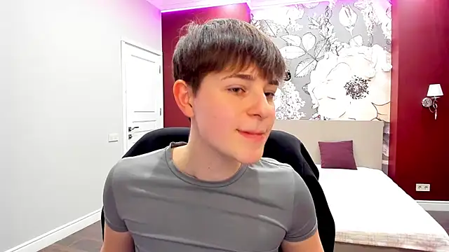 EmiliaYours online show from 20, 2, 2026