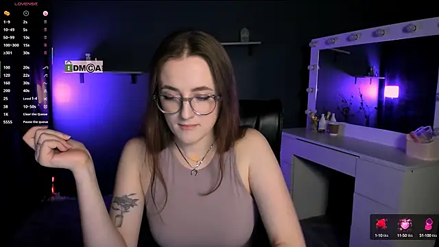 luna berryy online show from 11, 3, 2025