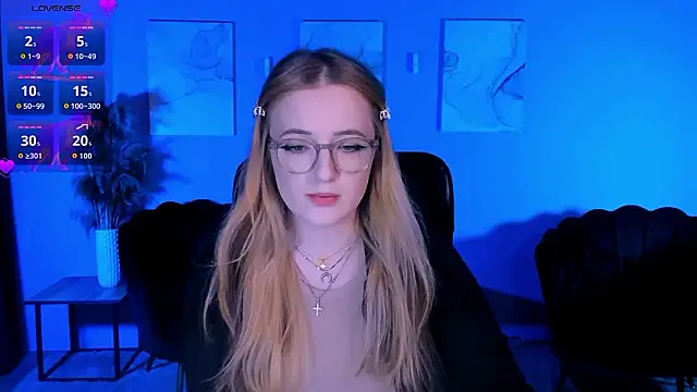 luna berryy online show from 14, 3, 2026