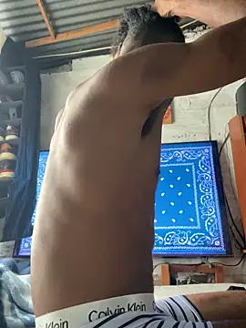 Snapshot of ElNegroRony chatting on 4, 1, 2025 ElNegroRony online show from 4, 1, 2025