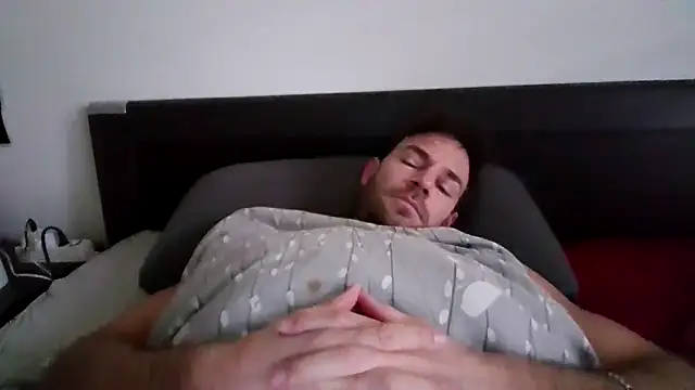 Snapshot of alpha-hunk chatting on 17, 12, 2025 alpha-hunk online show from 17, 12, 2025