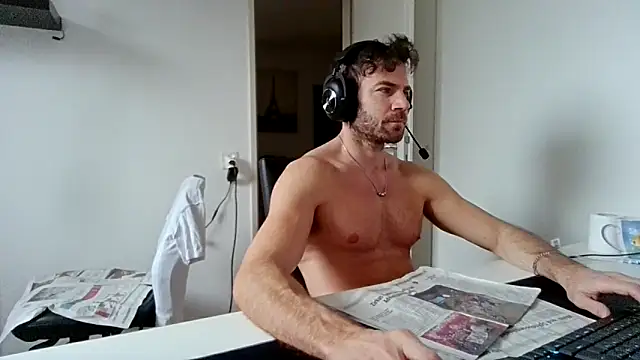 Snapshot of alpha-hunk chatting on 21, 12, 2025 alpha-hunk online show from 21, 12, 2025