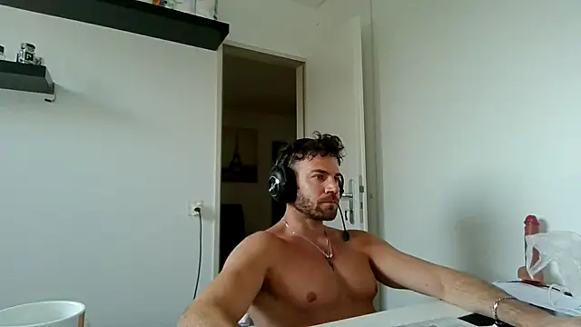 Snapshot of alpha-hunk chatting on 8, 3, 2026 alpha-hunk online show from 8, 3, 2026