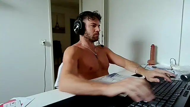 Snapshot of alpha-hunk chatting on 11, 3, 2026 alpha-hunk online show from 11, 3, 2026