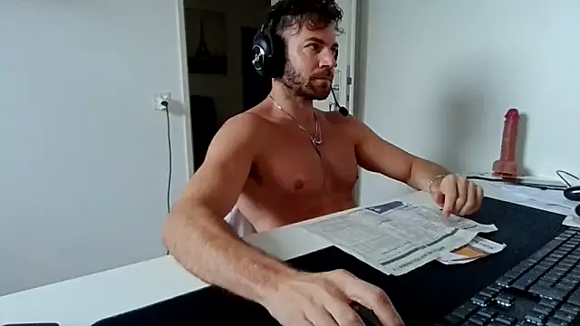 Snapshot of alpha-hunk chatting on 12, 3, 2026 alpha-hunk online show from 12, 3, 2026