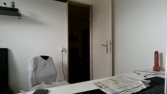 Snapshot of alpha-hunk chatting on 7, 5, 2026 alpha-hunk online show from 7, 5, 2026