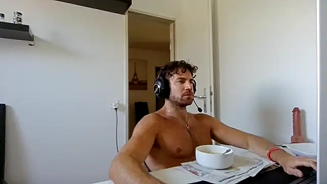 Snapshot of alpha-hunk chatting on 8, 5, 2026 alpha-hunk online show from 8, 5, 2026