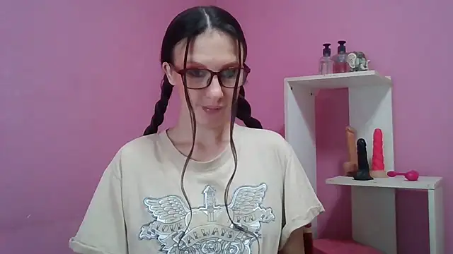 LolaBoobs online show from 1, 2, 2026