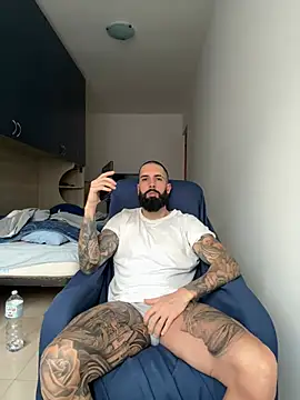 Snapshot of Gioeltoro89 chatting on 12, 4, 2026 Gioeltoro89 online show from 12, 4, 2026