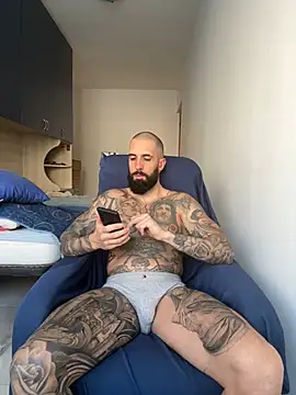 Snapshot of Gioeltoro89 chatting on 22, 4, 2026 Gioeltoro89 online show from 22, 4, 2026