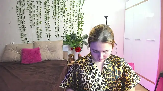 Miss Elsa  online show from 2, 12, 2025