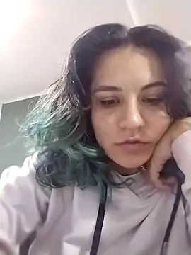 Snapshot of gigiqueen_18 chatting on 18, 3, 2026 gigiqueen 18 online show from 18, 3, 2026