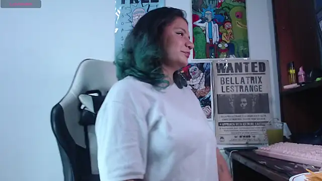 Snapshot of gigiqueen_18 chatting on 6, 4, 2026 gigiqueen 18 online show from 6, 4, 2026