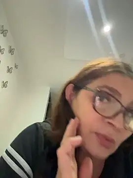 AntonellaAlondra4 online show from 1, 5, 2026