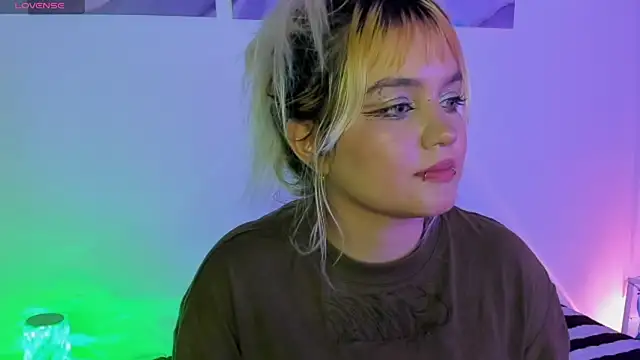 Pretty  zoe online show from 18, 3, 2025