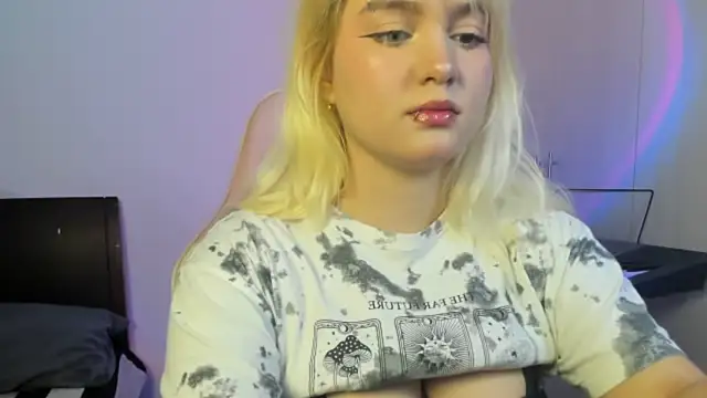 Pretty  zoe online show from 4, 10, 2025