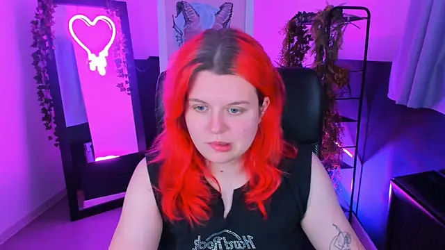 NielletaBlossom online show from 1, 2, 2025