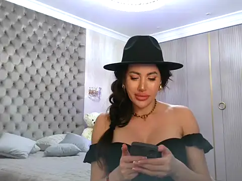 Snapshot of TianaPosh chatting on 22, 3, 2025 TianaPosh online show from 22, 3, 2025
