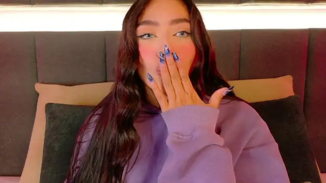 nicolle pierce online show from 19, 11, 2025