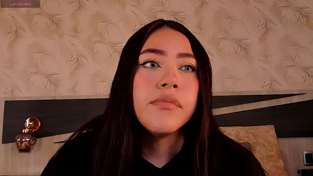 nicolle pierce online show from 16, 3, 2026