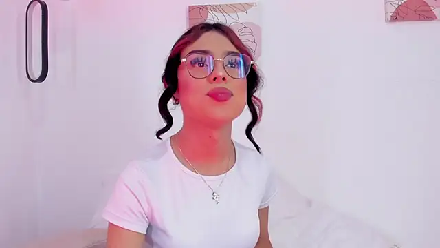 Snapshot of samantha__fairy chatting on 2, 2, 2025 samantha fairy online show from 2, 2, 2025