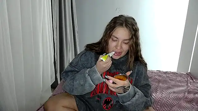 Snapshot of 96CHloe96 chatting on 12, 12, 2024 96CHloe96 online show from 12, 12, 2024