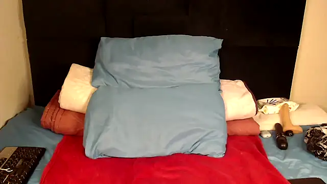 Snapshot of Busty-Londie chatting on 28, 11, 2025 Busty-Londie online show from 28, 11, 2025