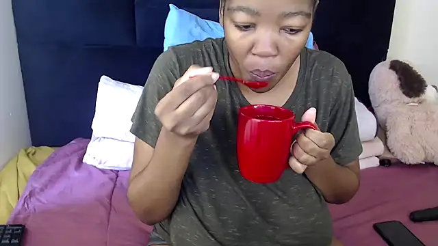 Snapshot of Busty-Londie chatting on 5, 3, 2026 Busty-Londie online show from 5, 3, 2026