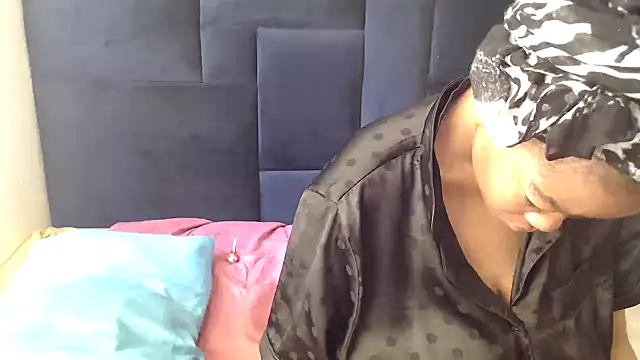 Snapshot of Busty-Londie chatting on 8, 3, 2026 Busty-Londie online show from 8, 3, 2026