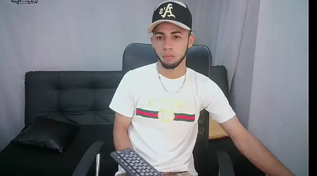 Snapshot of jhon_ath chatting on 3, 2, 2025 jhon ath online show from 3, 2, 2025