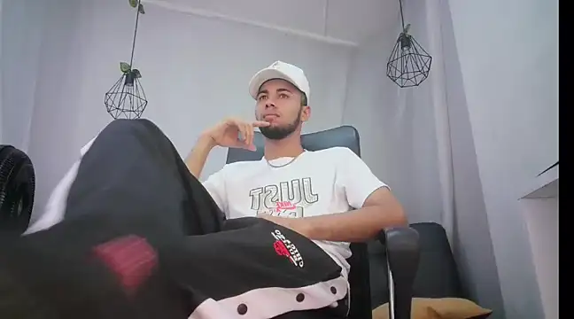 Snapshot of jhon_ath chatting on 5, 2, 2025 jhon ath online show from 5, 2, 2025