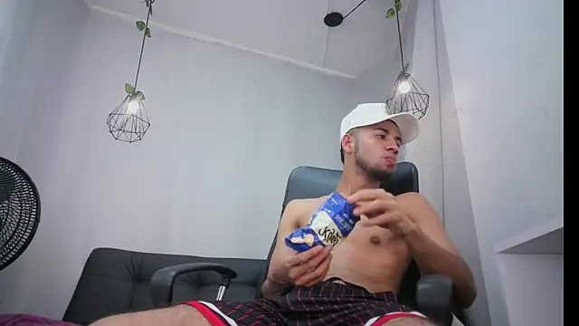 Snapshot of jhon_ath chatting on 3, 3, 2025 jhon ath online show from 3, 3, 2025