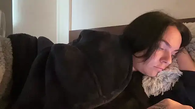 yorkshiregal online show from 4, 12, 2024