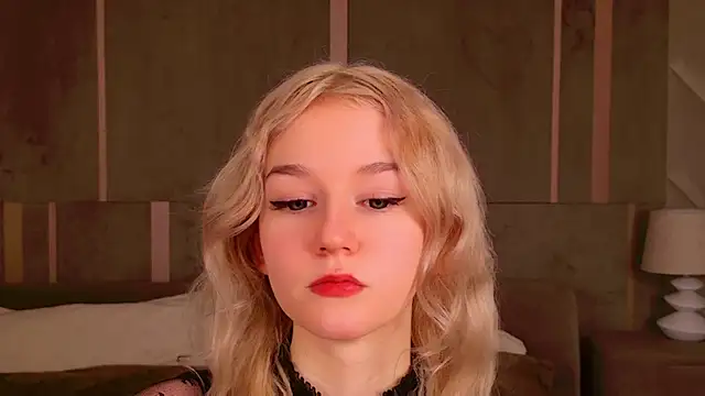 NaomiLoys online show from 9, 2, 2025