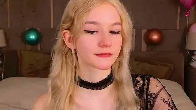 NaomiLoys online show from 15, 2, 2025