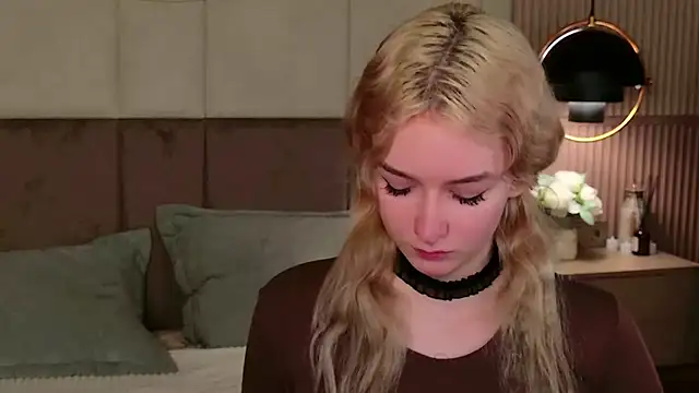 NaomiLoys online show from 26, 2, 2025