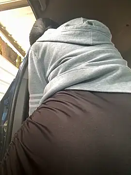 Baby Niels online show from 27, 10, 2025