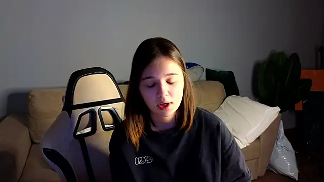 Snapshot of Leela_sun chatting on 21, 2, 2025 Leela sun online show from 21, 2, 2025