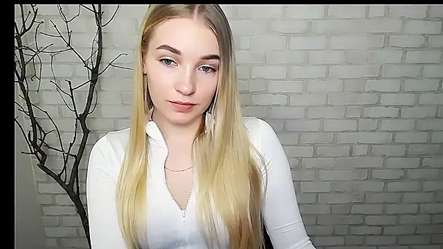 Queen ofLove online show from 4, 2, 2025