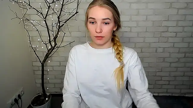 Queen ofLove online show from 19, 3, 2025