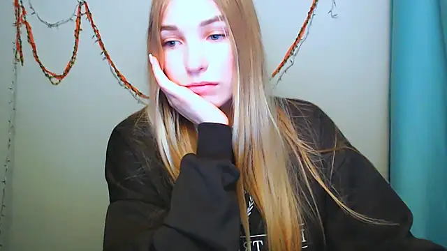 Queen ofLove online show from 14, 12, 2025