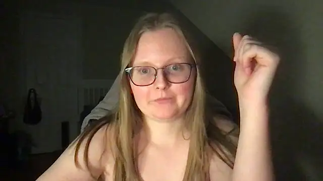 lexie lilacs online show from 14, 2, 2025