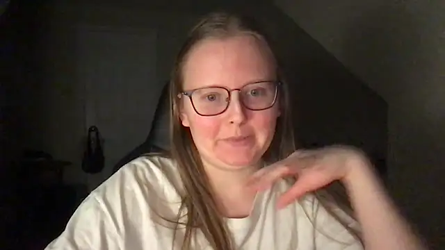 lexie lilacs online show from 16, 2, 2025