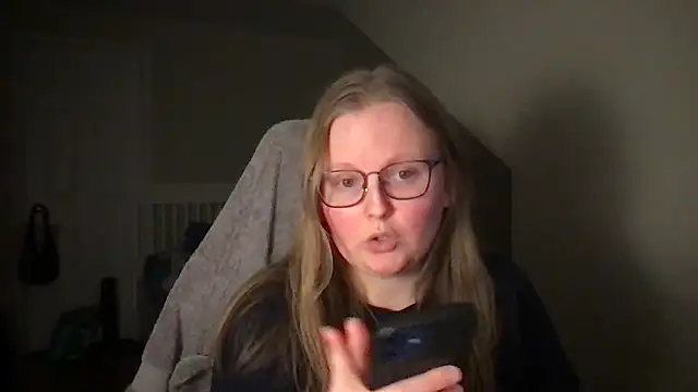 lexie lilacs online show from 19, 2, 2025