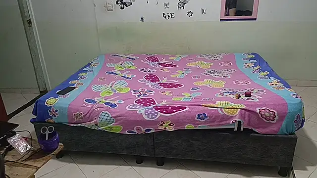 luxandracon23 online show from 25, 2, 2025