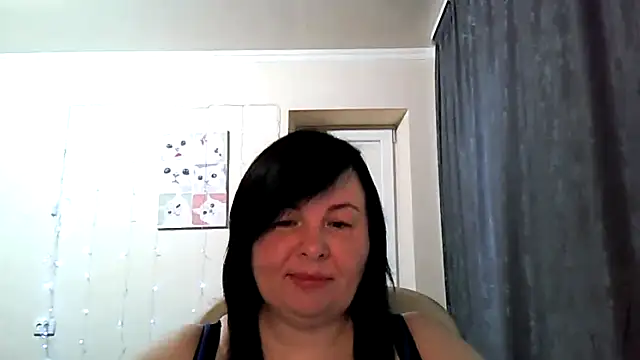 EmiliaLooo online show from 16, 6, 2026