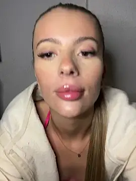 Snapshot of BabyGee chatting on 22, 12, 2024 BabyGee online show from 22, 12, 2024